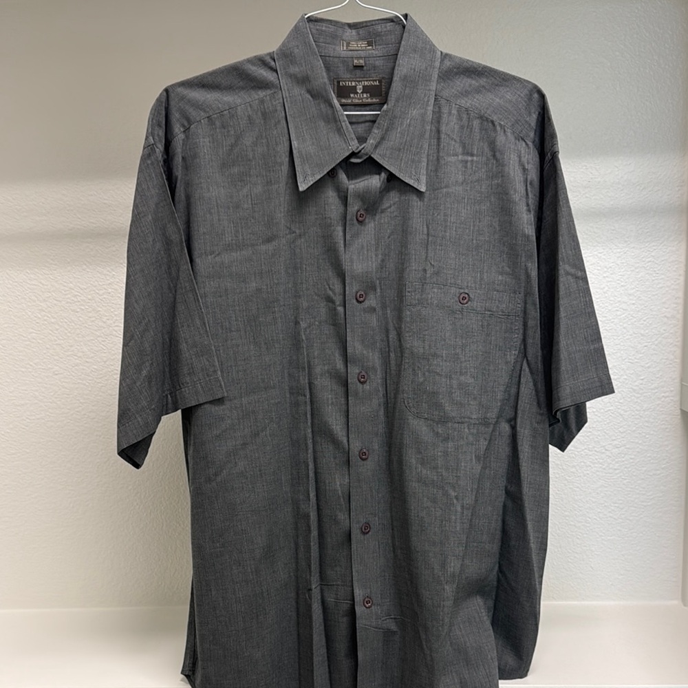 International Waters Mens XL Short Sleeve Button Down Gray 100% Cotton‎ Shirt